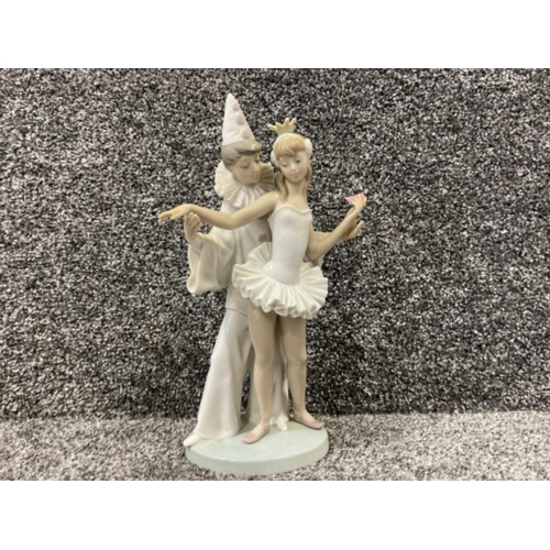 122 - Lladro 4882 Carnival couple in good condition with original box