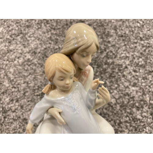 44 - Lladro 1527 tenderness in original box in good condition