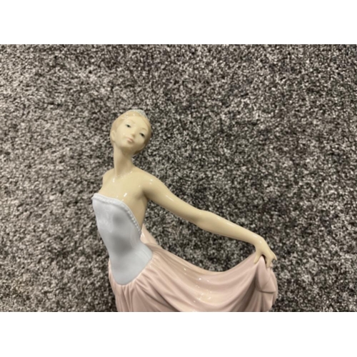 48 - Lladro 5050 Dancer in good condition with original box