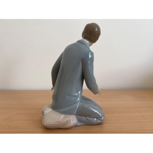 65 - Lladro 6972 “Caring father” in good condition and original box