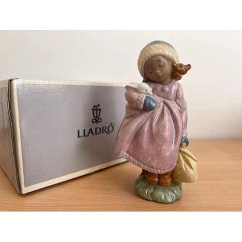 70 - Lladro 2421 “Snuggle bunny” in good condition and original box