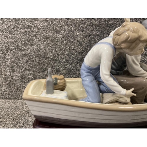 82 - Lladro 5215 Fishing with Gramps in original box - there has been some damage to this piece - the fis... 