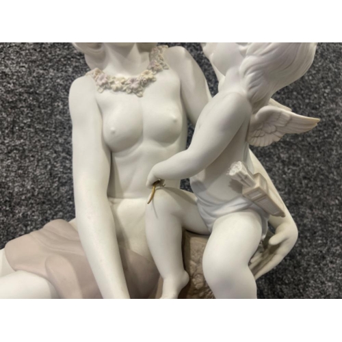 94 - Lladro 1392 Limited edition sculpture’Venus & Cupid’ signed by its designers Juan Huerta & J Ruiz nu... 