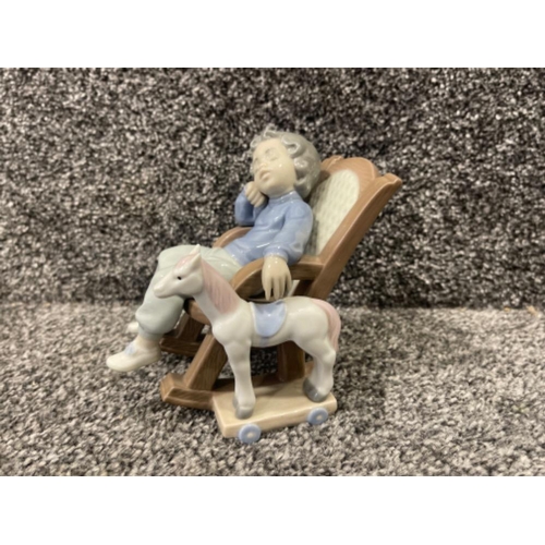 99 - Lladro 5846 All tuckered out in good condition