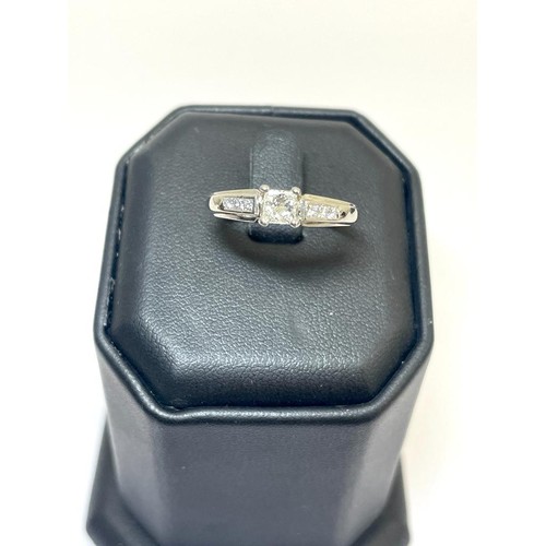 51 - 18ct White Gold 0.25ct Princess Cut Diamond Ring - 3.7g Ring Size R