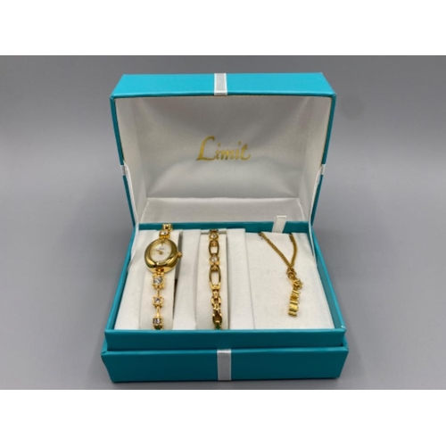 65 - Gift box by limit of watch, bracelet and pendant