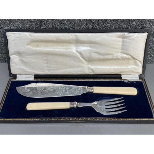 11 - Late Victorian 2 piece carving set, both with hallmarked Sheffield silver rims - dated 1905 & 1919, ... 