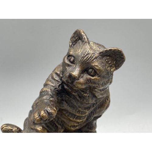 15 - Bronze cat figure which is signed on the back (Mene)