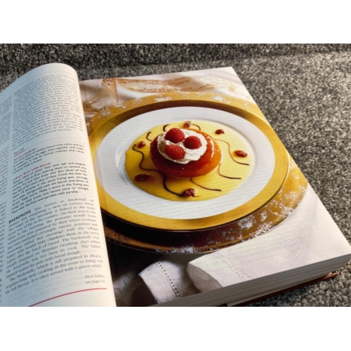 179 - A Larousse Gastronomique cooking book (chefs bible)