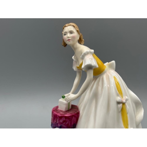 259 - Royal Doulton HN 3095 Happy birthday figurine, in good condition