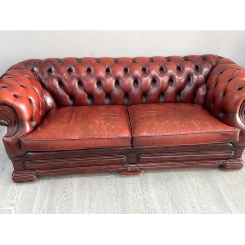 368 - Dellbrook of England Ox-blood leather chesterfield 2 seater sofa