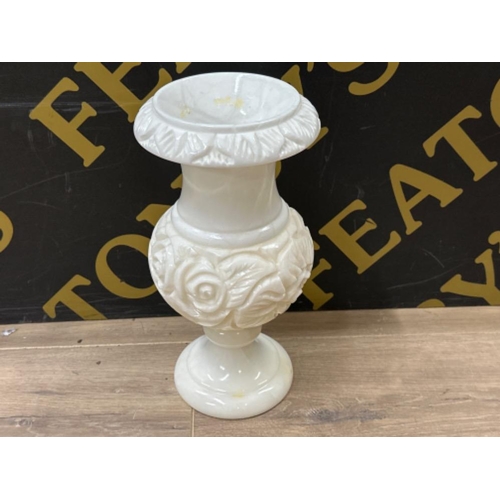 372 - Large carved white marble vase with rose design - H31cm