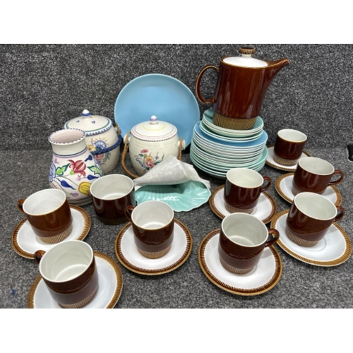 41 - Box lot containing miscellaneous pieces of vintage Poole ware including plates, brown tea set, lidde... 