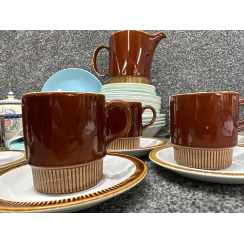 41 - Box lot containing miscellaneous pieces of vintage Poole ware including plates, brown tea set, lidde... 