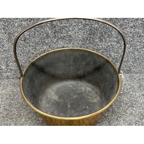 62 - Large antique brass jam pan