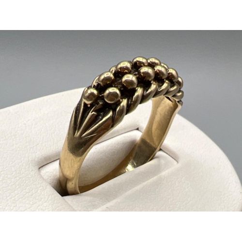 68 - Heavy 9ct gold gents 2 row keeper ring, size X (7.31g)