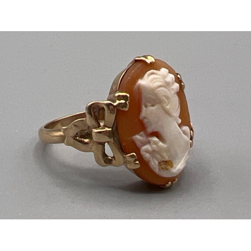 72 - Ladies stunning 9ct gold Cameo ring, size L (2.7g)