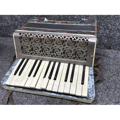 37 - Vintage Frances Co ‘Modello’ piano accordion with protective carry case