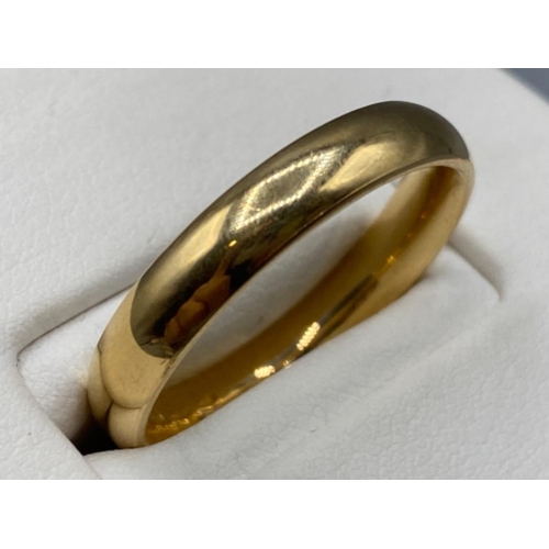 6 - Gents hallmarked 18ct gold wedding band, size S (6.65g)