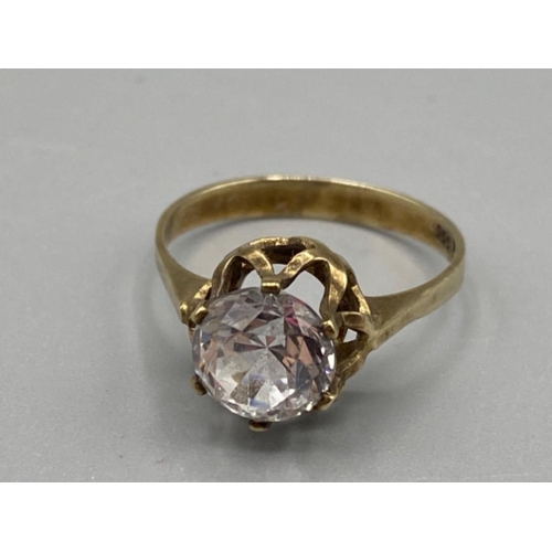 346 - 8ct gold solitaire ring size p