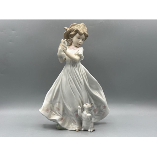 100 - Lladro “2003 Events Creation” figure 6941 Kittens Gathering, signed on base, good condition, height ... 