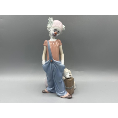 123 - Lladro “1996 Event” figure 6245 Destination Big Top, good condition, height 20cm