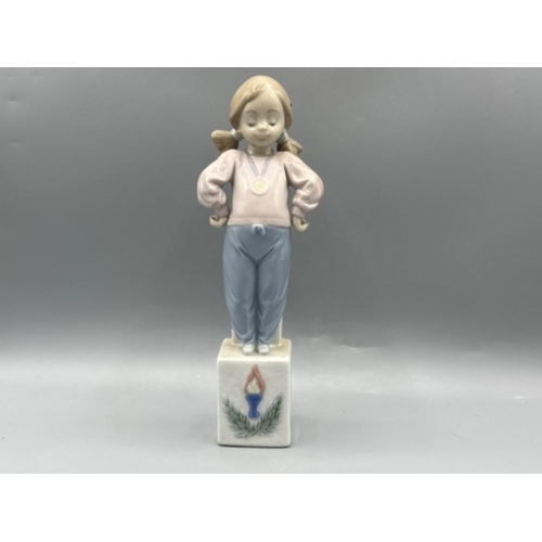 126 - Lladro figure 5872 Olympic Pride, good condition, height 21cm