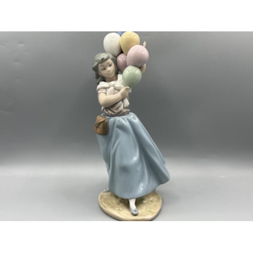 129 - Lladro figure 5141 Balloon’s For Sale, good condition, height 25.5cm