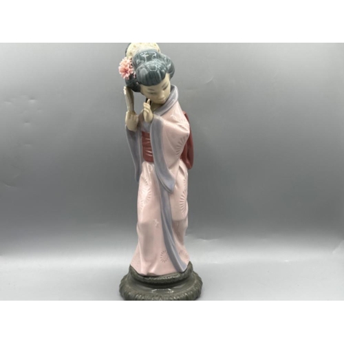 135 - Lladro figure 4990 Timid Japanese, good condition, height 29cm