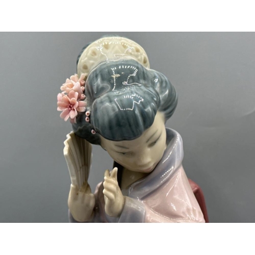 135 - Lladro figure 4990 Timid Japanese, good condition, height 29cm