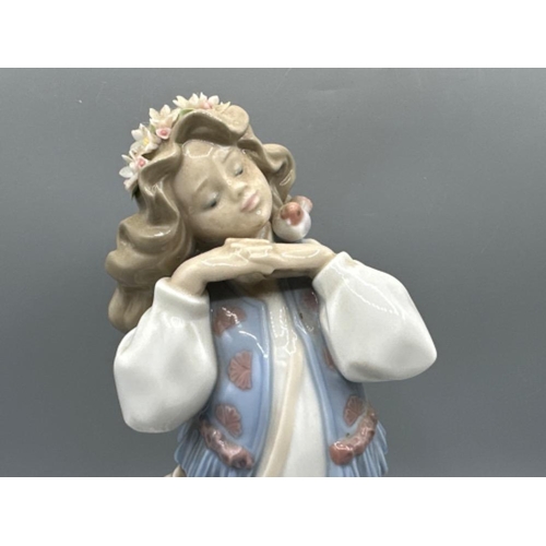 145 - Lladro figure 6401 Dreams Of Summer Past, good condition, height 25cm