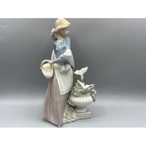 146 - Lladro figure 5416 In The Garden, good condition, height 25cm