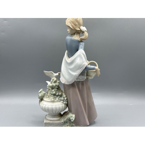 146 - Lladro figure 5416 In The Garden, good condition, height 25cm