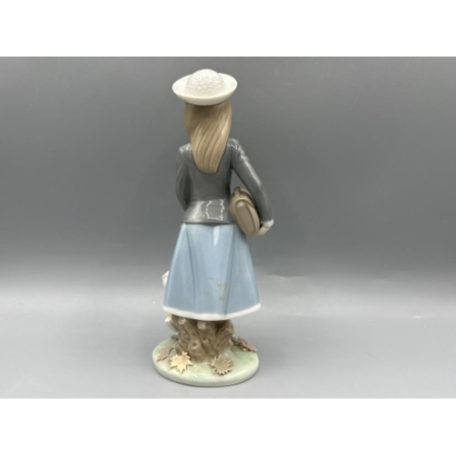 153 - Lladro figure 5218 Autumn, good condition, height 20cm