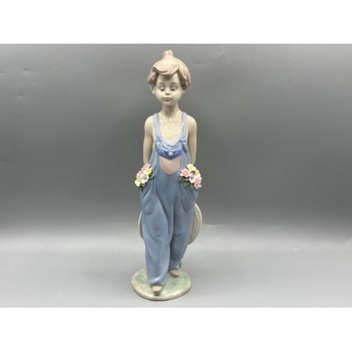 158 - Lladro “1997 Collectors Society” figure 7650 Pocket Full Of Wishes, good condition, height 26cm