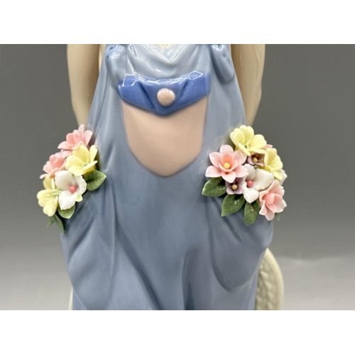 158 - Lladro “1997 Collectors Society” figure 7650 Pocket Full Of Wishes, good condition, height 26cm