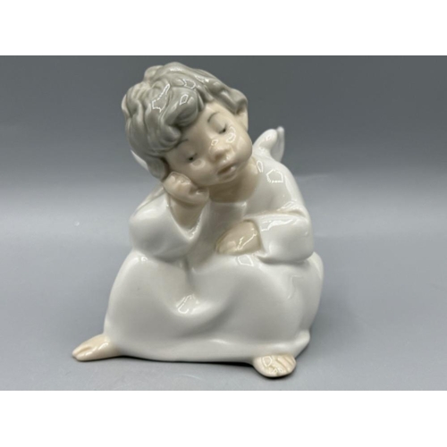 159 - Lladro figure 4539 Angel Thinking, good condition, height 10cm