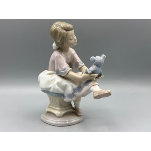 168 - Lladro “1993 Collectors Society” figure 7620 Best Friends, good condition, height 16cm