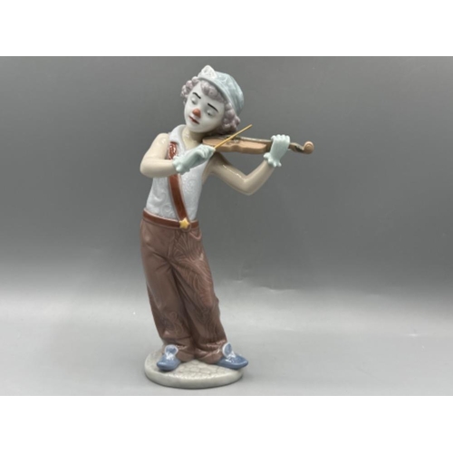 171 - Lladro “Utopia” figure 8239 Bohemian Melodies, good condition, height 19.5cm, with original box