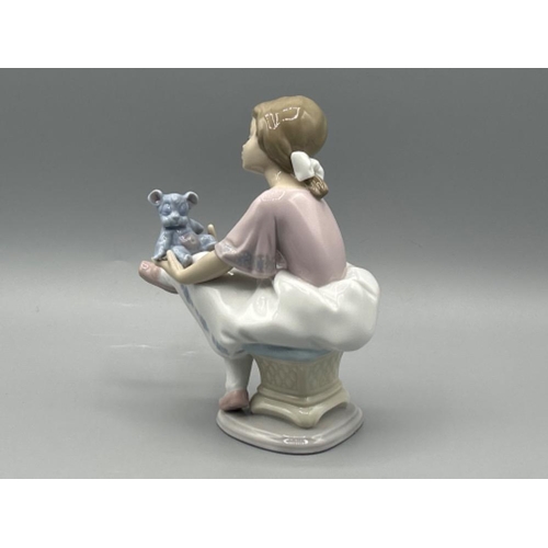 18 - Lladro 7620 ‘Best friend’ in good condition and original box