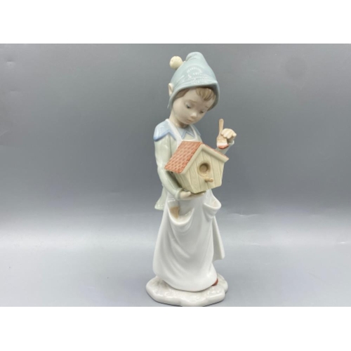 184 - Lladro figure 6891 A Brushstroke of dreams signed and dated on base in good condition - height 20.5c... 