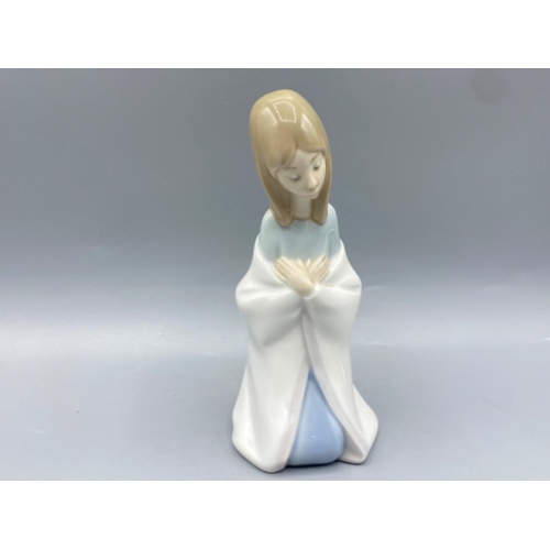 185 - Lladro figure 4671 Virgin Mary in good condition - height 16cm