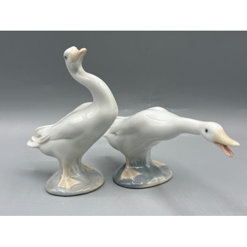 193 - Lladro 4551 & 4552 ‘Little ducks’ in good condition and original boxes