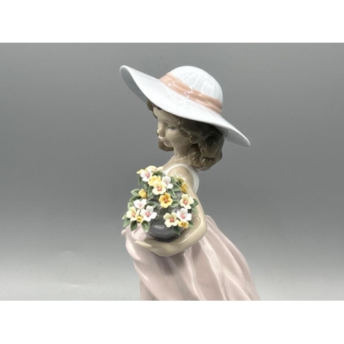 25 - Lladro 7676 ‘A wish come true’ in good condition and original box