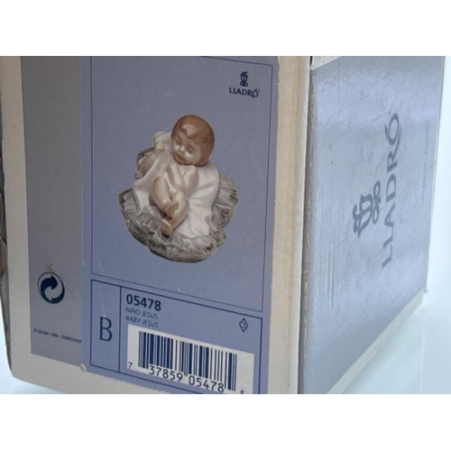 28 - Lladro 5478 ‘Baby Jesus’ in good condition and original box