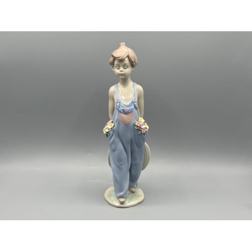 30 - Lladro 7650 ‘Pocket full of wishes’ in good condition and original box