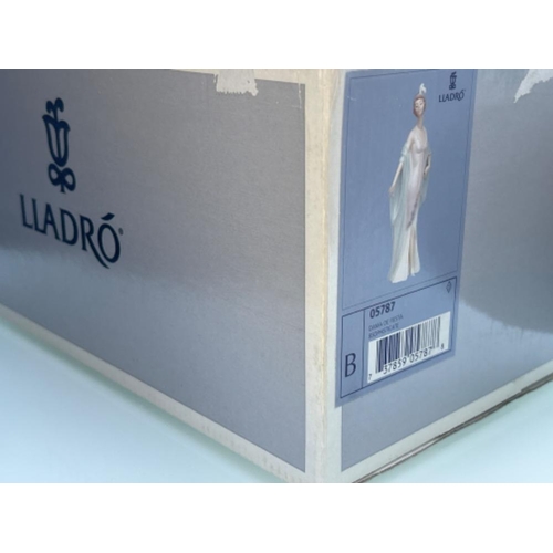 36 - Lladro 5787 ‘sophisticate’ in good condition and original box