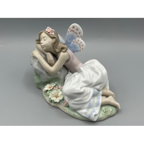 40 - Lladro 7694 ‘Princess of the Fairies’ in good condition and original box