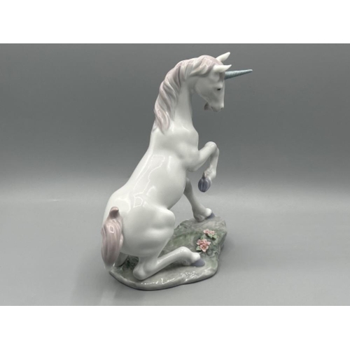 42 - Lladro 7697 ‘Magical unicorn’ in good condition and original box