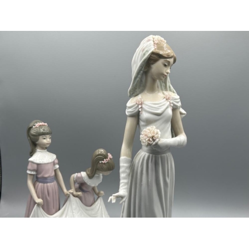 43 - Lladro 1446 ‘Here comes the bride’ in good condition and original box